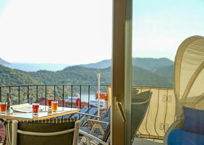 Picus Amazing Sunset View Апартаменти *