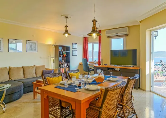 Picus Amazing Sunset View Апартаменти *