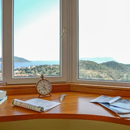 Picus Amazing Sunset View דירה